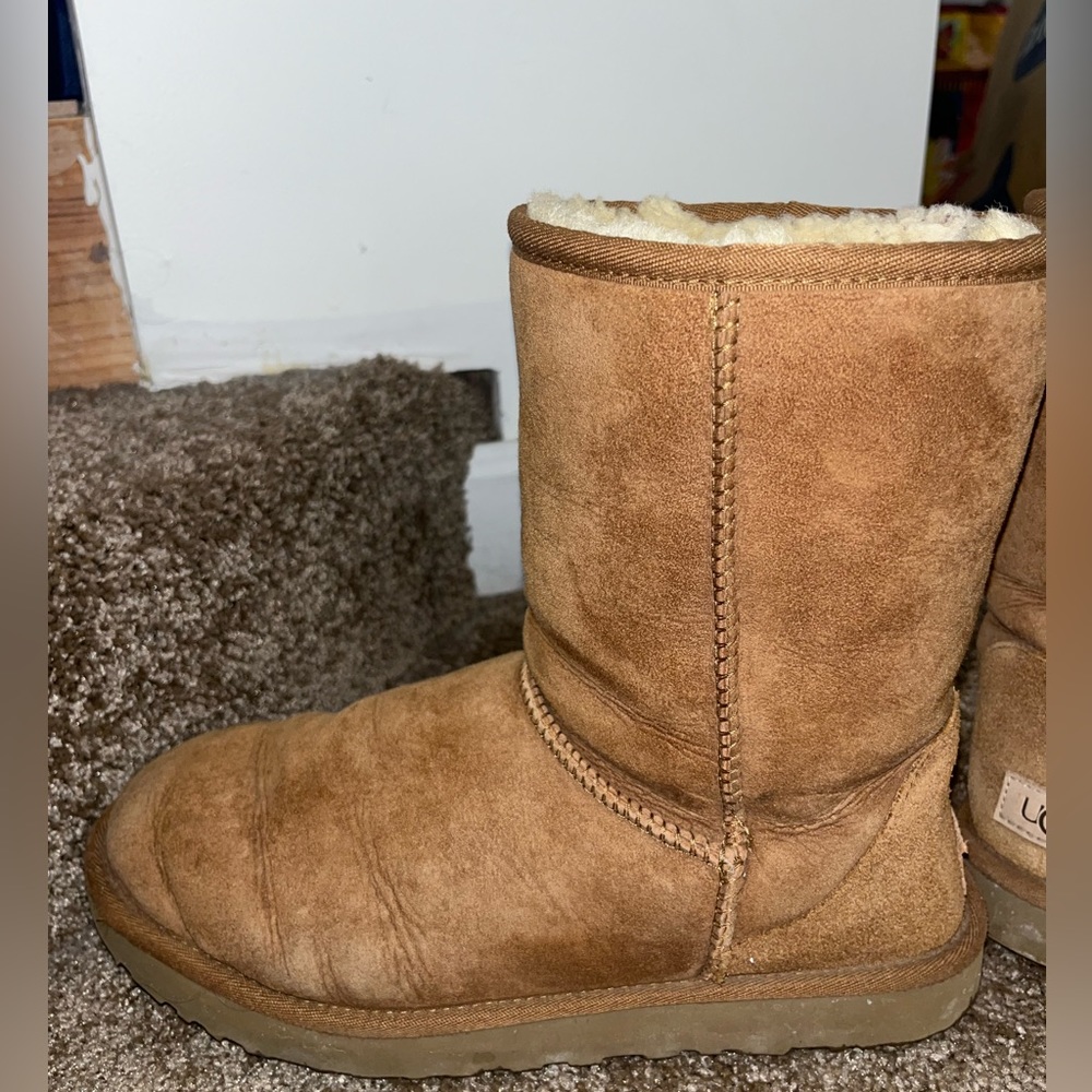 Short UGG boots